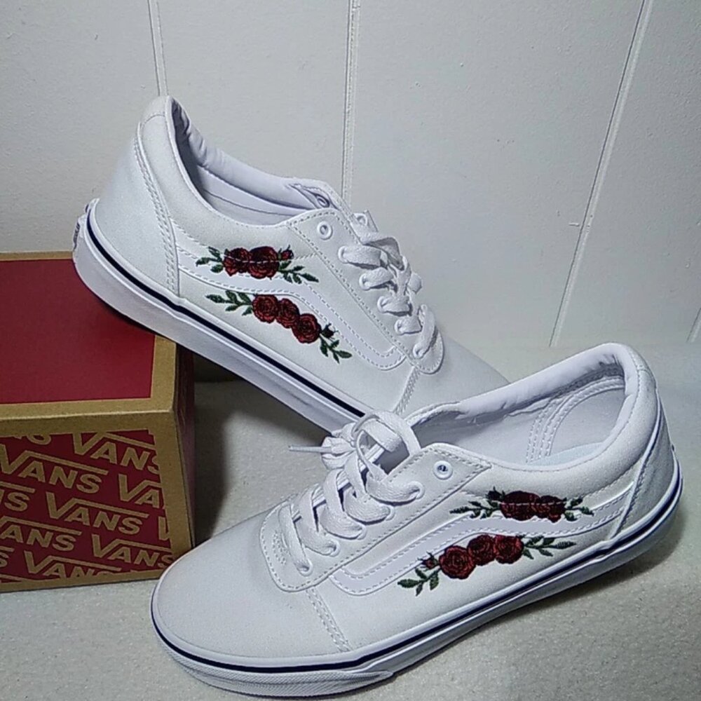 VANS Ward Girl's Missy Size 6 Sneakers Rose Embroidery White VN0A3TFWTBD New Box